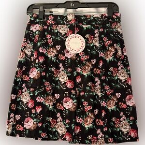 Umgee Floral Mini Skirt | Size Small 🌸